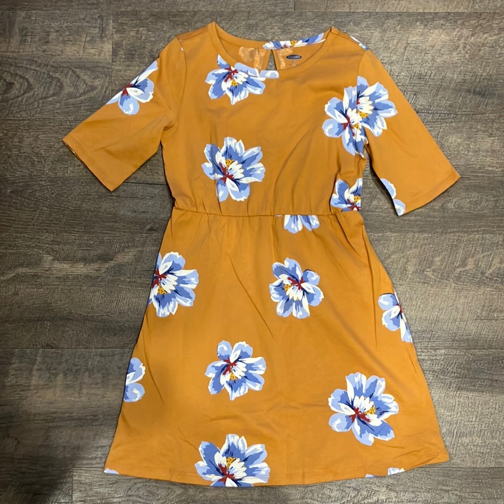 Girls dress